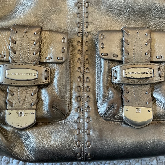 MICHAEL KORS gold purse and matching wallet - Picture 2 of 15